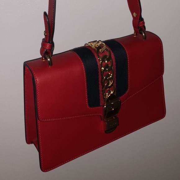 Gucci’s Sylvie Small Shoulder Bag - Picture 2 of 2